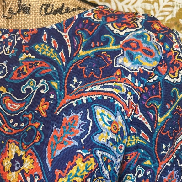 J. McLaughlin Lorinda Silk Modal Long Sleeve Button Back Blouse Garden Paisley S - Picture 3 of 14